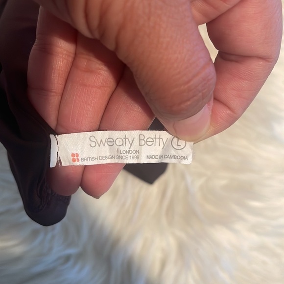 Sweaty Betty Camo Crop Sports Top - Picture 5 of 6